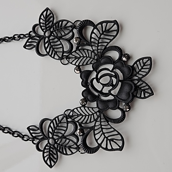 Floral Statement Necklace - Picture 2 of 5